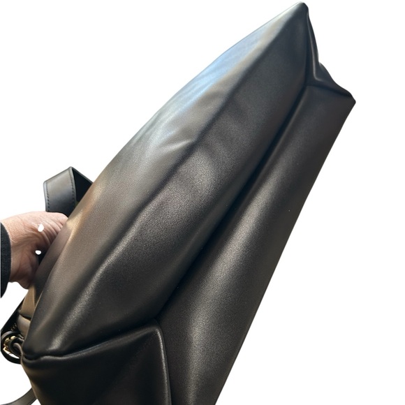 Black Leather Shoulder Bag - Picture 7 of 14